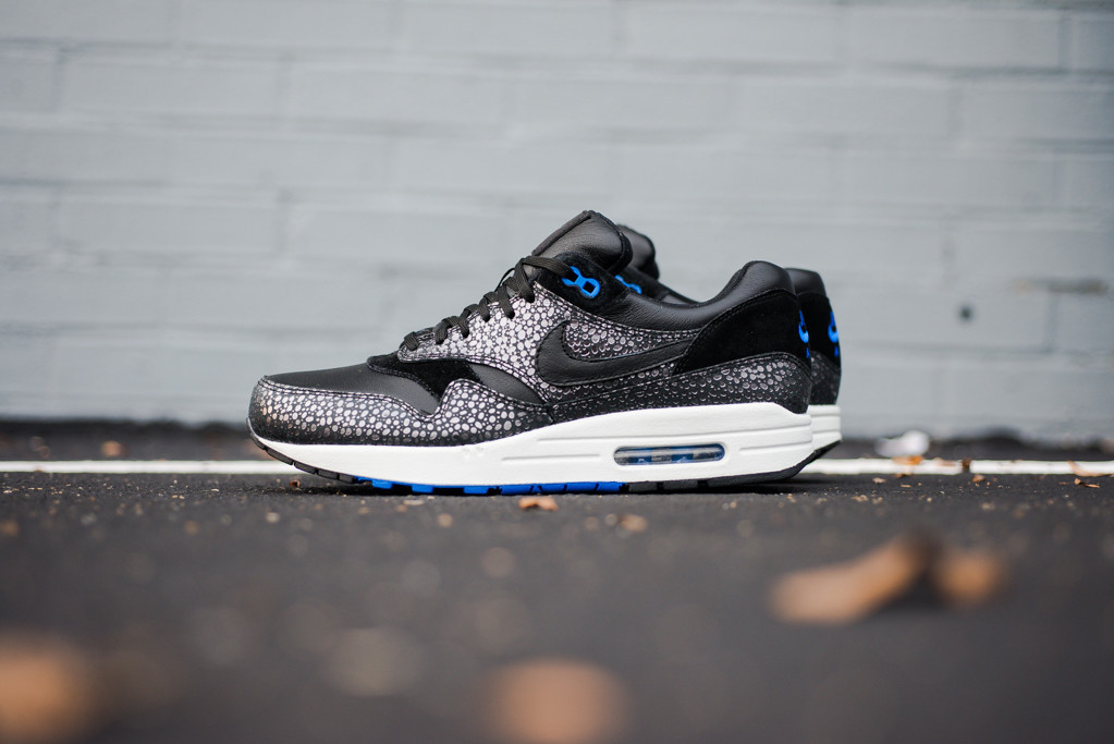 Nike_Air_Max_1_Deluxe_Black_-_Hyper_Cobalt_684708_001_150_Sneaker_Politics_Hypebeast_6_1024x1024