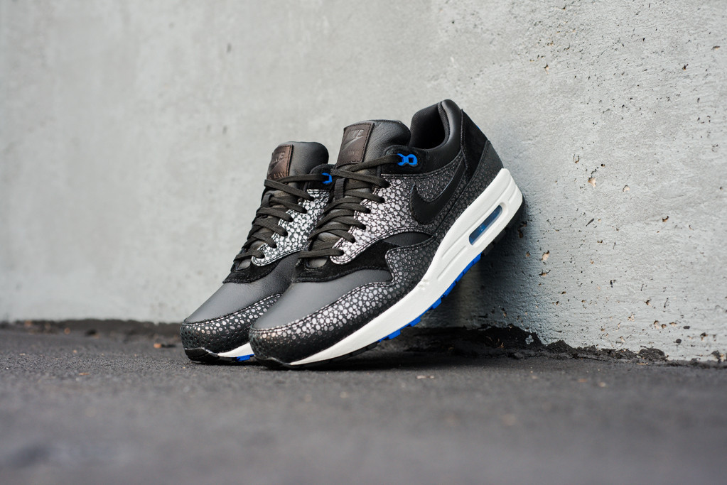 Nike_Air_Max_1_Deluxe_Black_-_Hyper_Cobalt_684708_001_150_Sneaker_Politics_Hypebeast_8_1024x1024