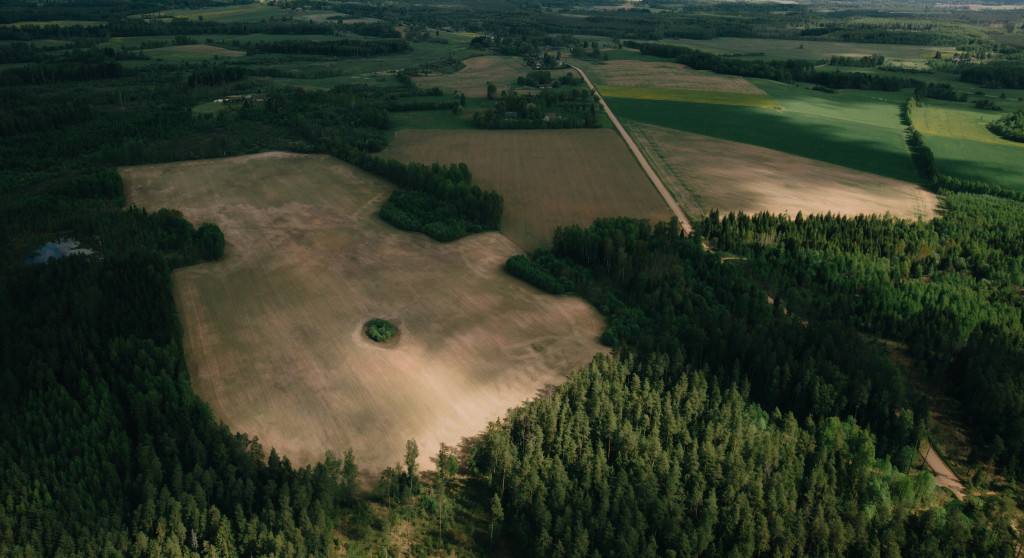 läbiklaasi