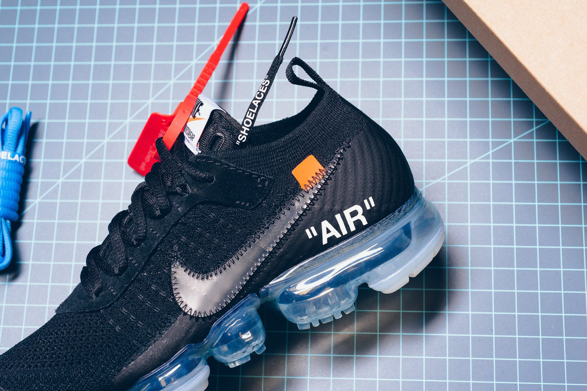 Uus OFF WHITE + Nike Air Vapormax