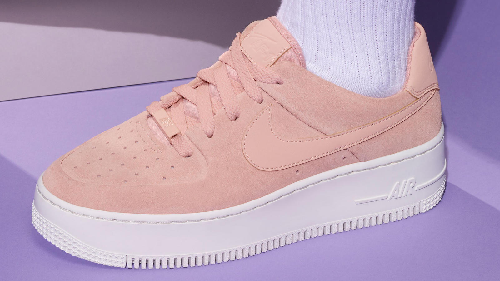 Nike annab pühadeks välja hunniku legendaarse Air Force 1 variatsioone