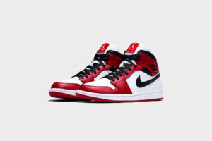 Ilmub see päris õiget värvi Air Jordan 1 Mid "Chicago"